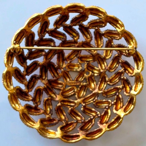 Vintage Monet Round Gold Tone Textured Brooch Pin - Picture 2 of 5